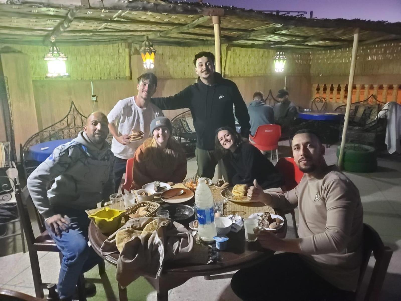 Hostel Afgo Rooftop 우아르자자테 외부 사진