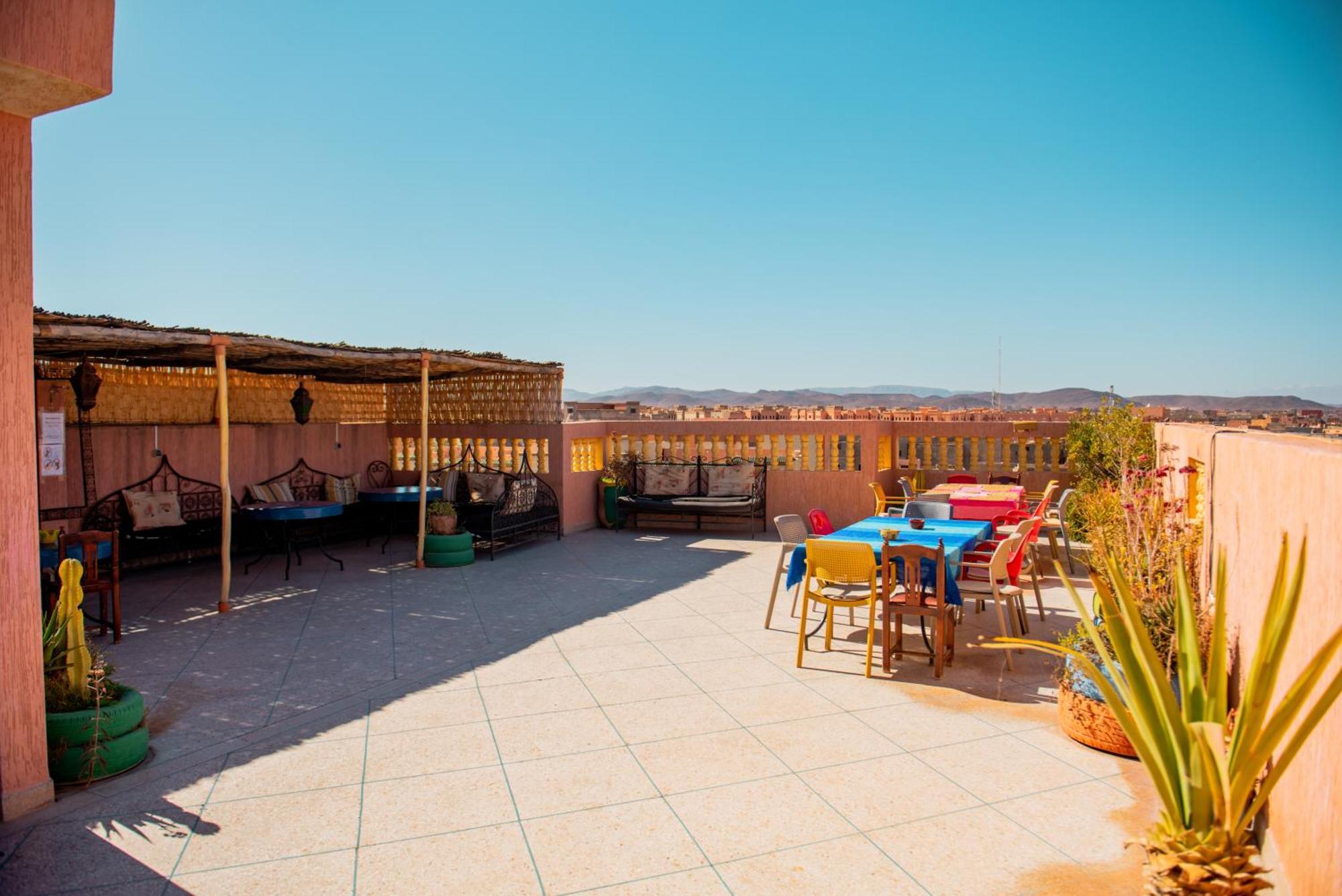 Hostel Afgo Rooftop 우아르자자테 외부 사진